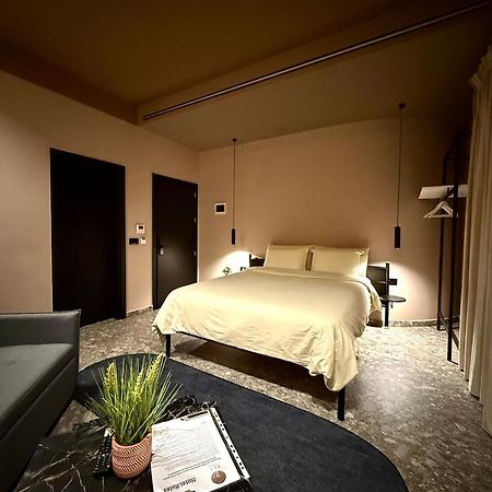 Rex Hotel Boutique Тирана Экстерьер фото