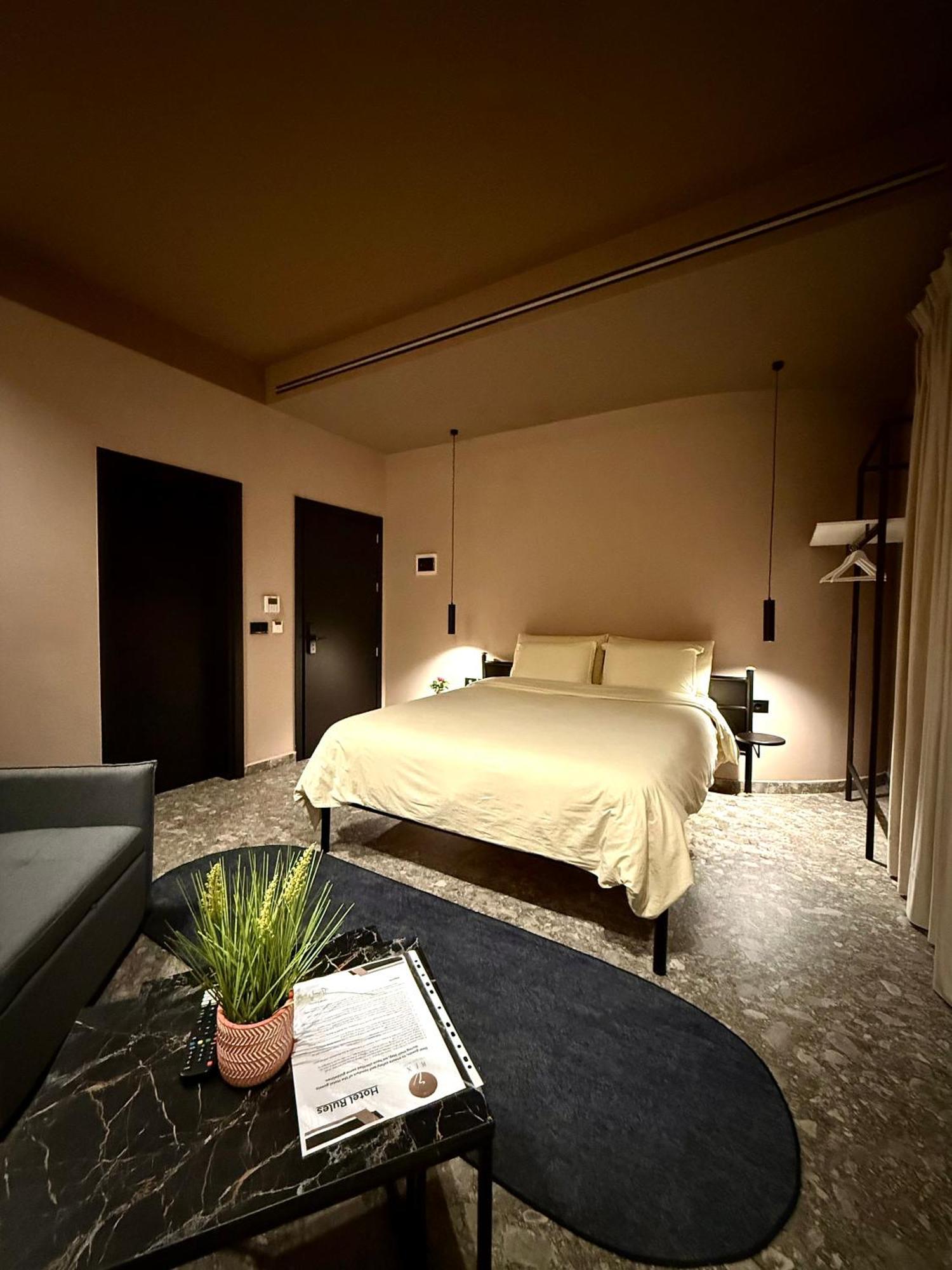 Rex Hotel Boutique Тирана Экстерьер фото