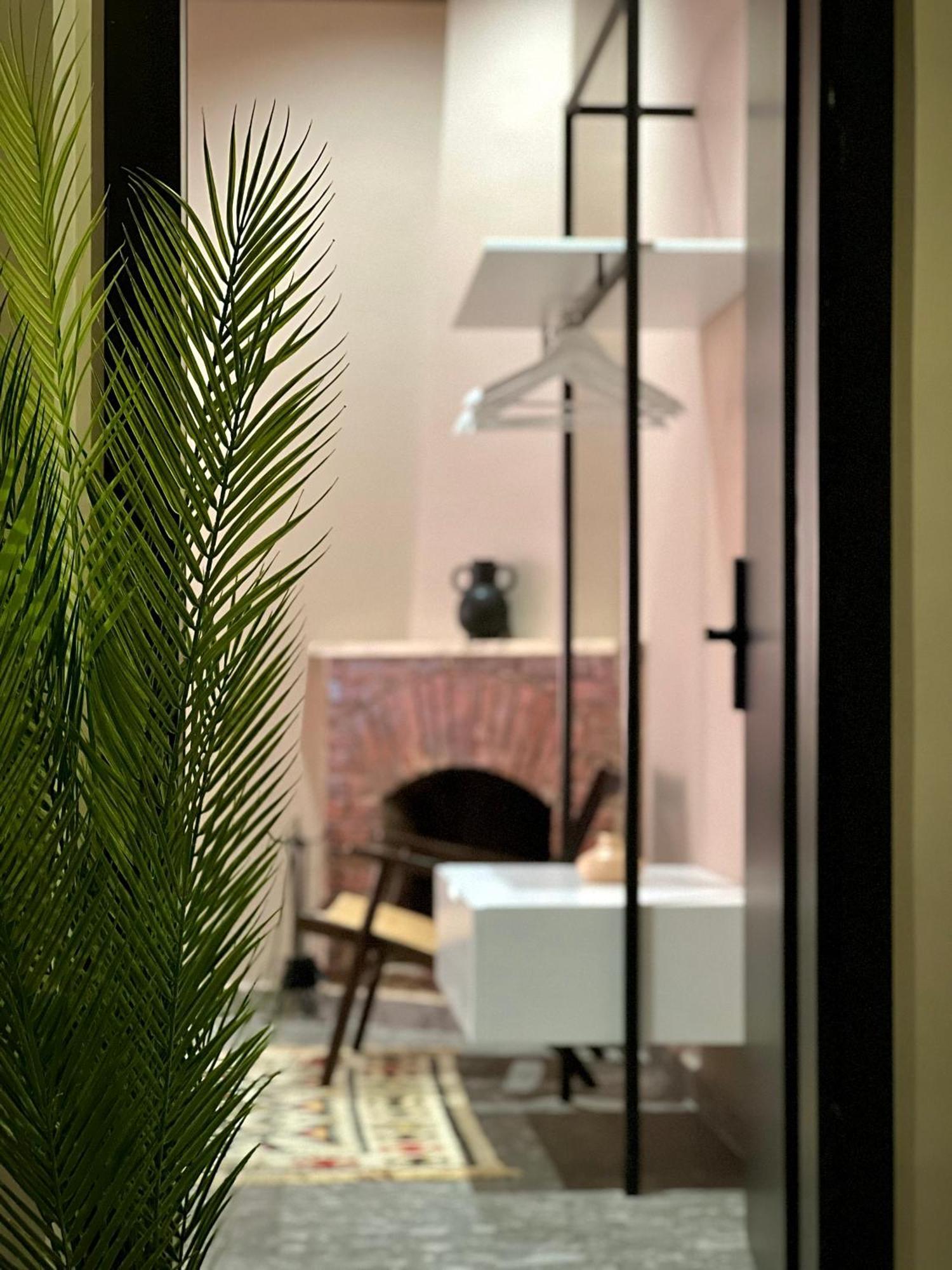 Rex Hotel Boutique Тирана Экстерьер фото