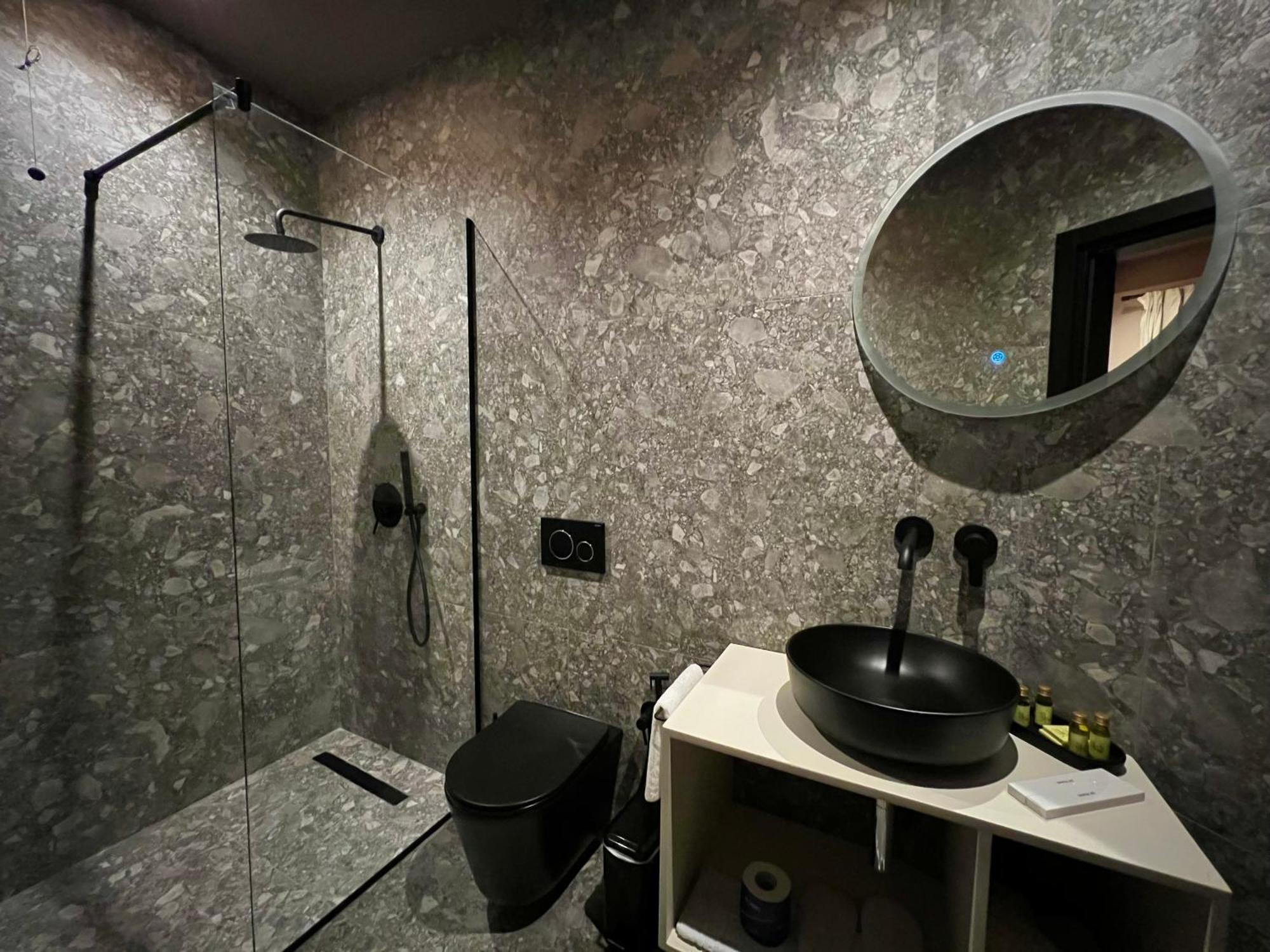 Rex Hotel Boutique Тирана Экстерьер фото