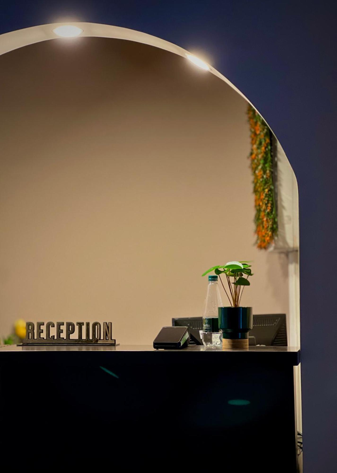 Rex Hotel Boutique Тирана Экстерьер фото