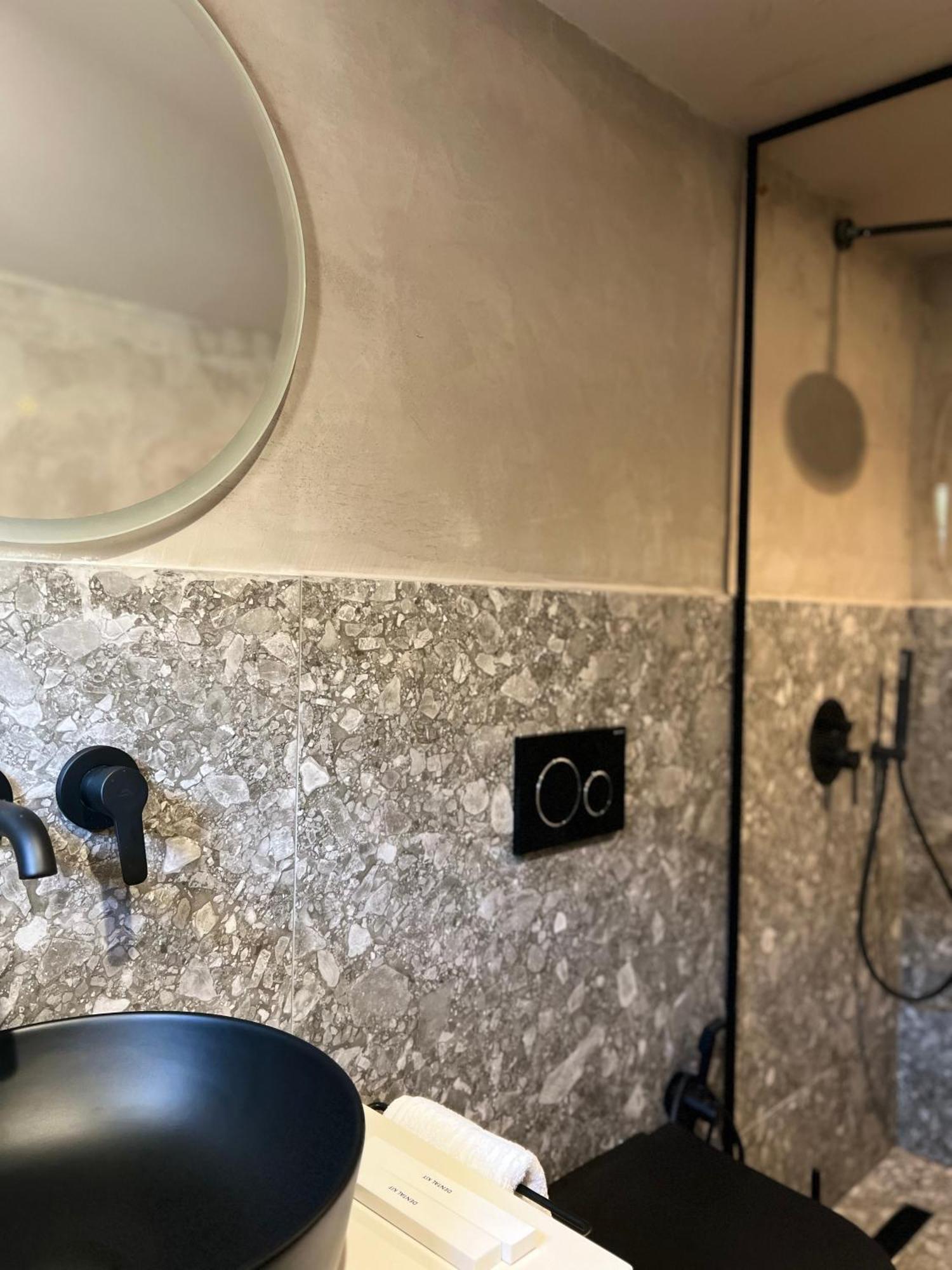Rex Hotel Boutique Тирана Экстерьер фото