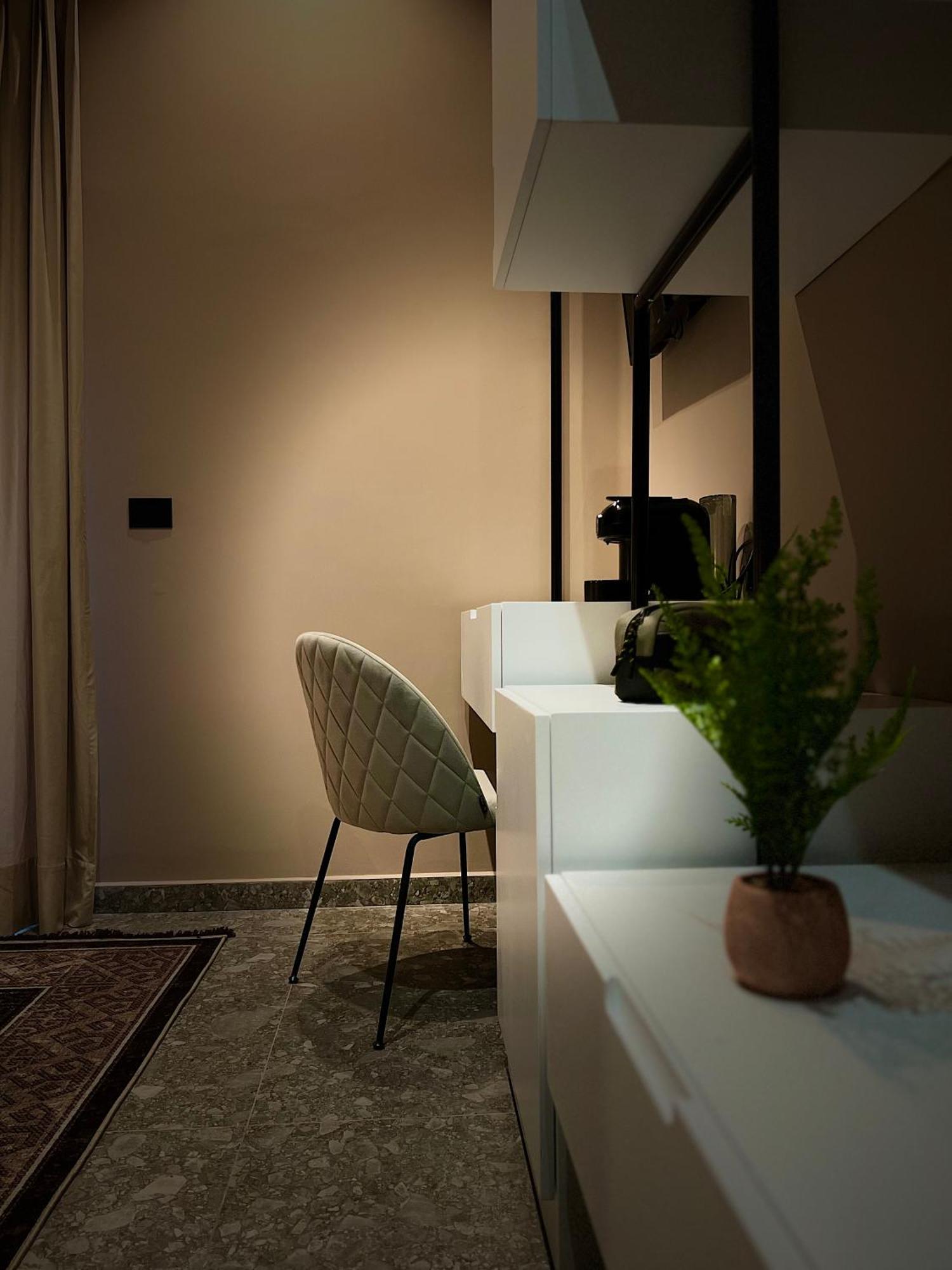 Rex Hotel Boutique Тирана Экстерьер фото