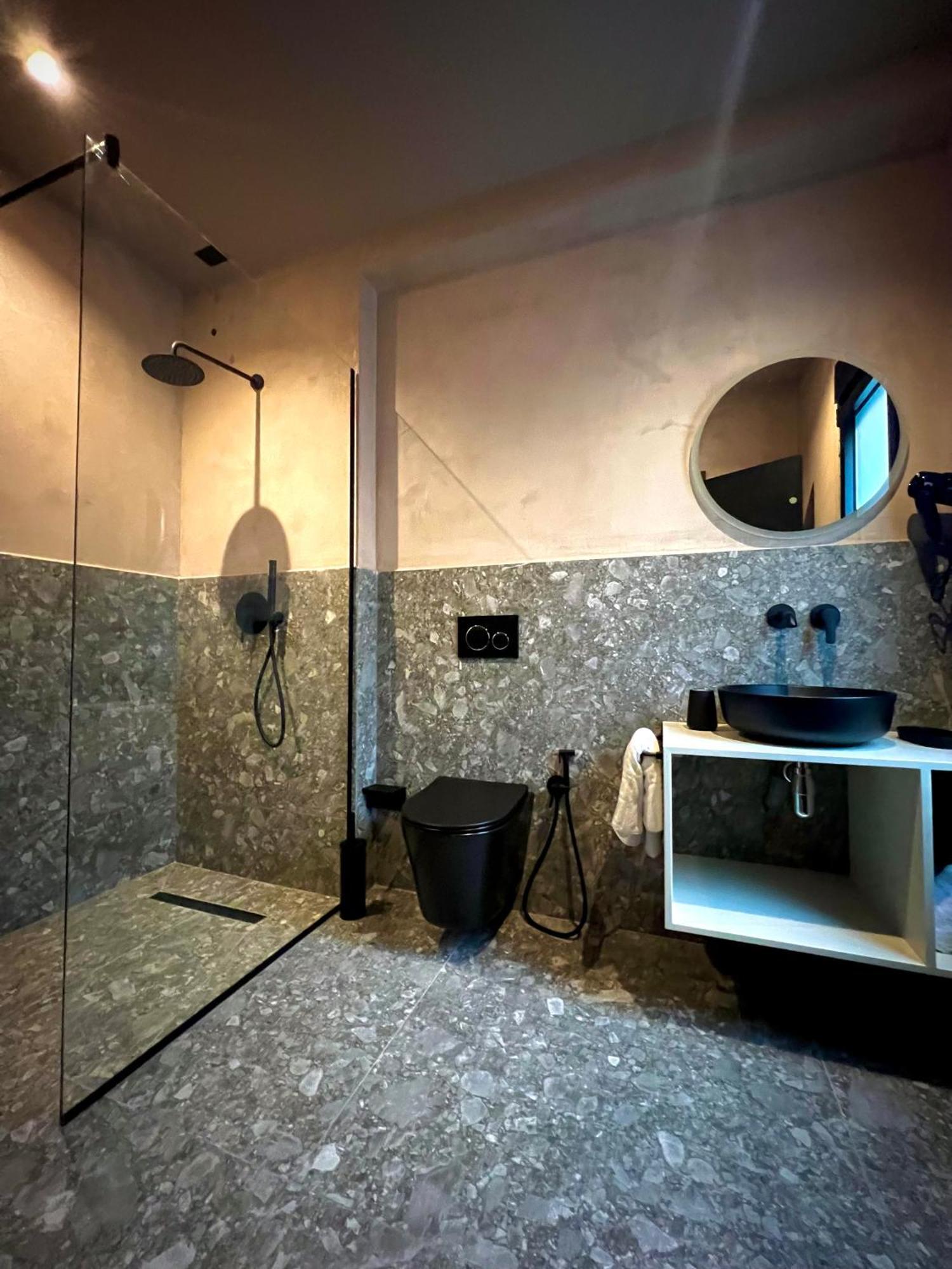 Rex Hotel Boutique Тирана Экстерьер фото